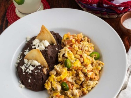 HUEVOS A LA MEXICANA 