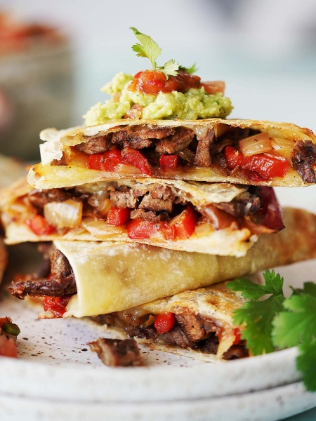 QUESADILLA  ASADA